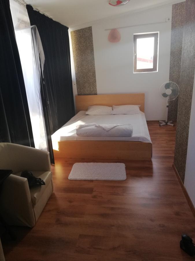 La Anca * Bucarest